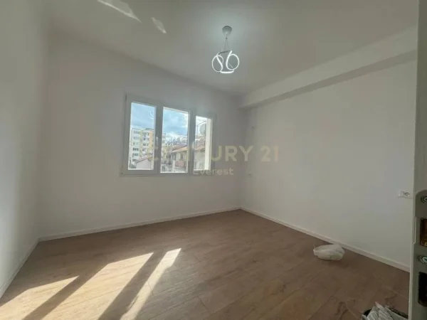 Tirane, shitet apartament 2+1 Kati 4, 64 m² 169.000 € (21 DHJETORI)