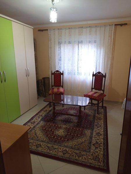 Tirane, jepet me qera apartament 3+1 Kati 1, 85 m² 550 € (Pranë Report Tv, Rruga Ndre Mjeda, Tiranë)