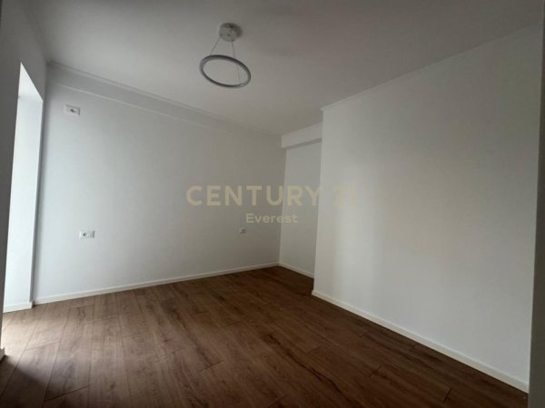 Tirane, shitet apartament 1+1 Kati 7, 54 m² 115.000 € (DON BOSKO)