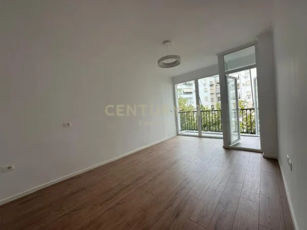 Tirane, shitet apartament 1+1 Kati 7, 54 m² 115.000 € (DON BOSKO)