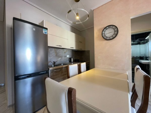 Tirane, jepet me qera apartament 2+1 Kati 9, 90 m² 750 € (MYSLYM SHYRI)