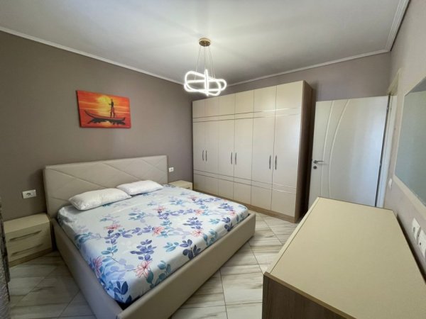 Tirane, jepet me qera apartament 2+1 Kati 9, 90 m² 750 € (MYSLYM SHYRI)