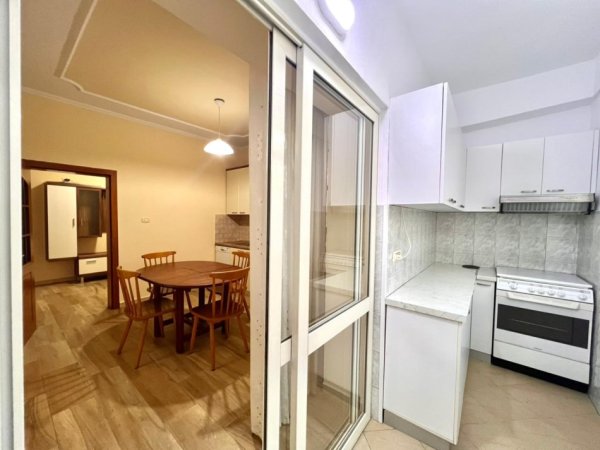 Me Qera: 2+1+Kuzh Vec + 3 Ballkone (100m2) 📍Vasil Shanto, fiks te Shkolla | 65,000 Leke/Muaj - Kati:2