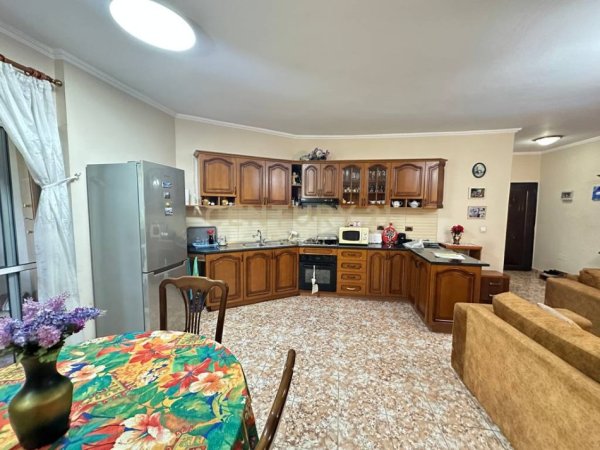 Tirane, shitet apartament 2+1+Ballkon Kati 3, 90 m² 150.000 € (DON BOSKO)