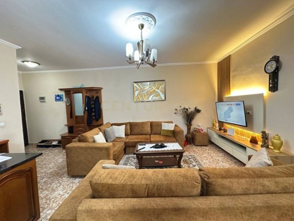 Tirane, shitet apartament 2+1+Ballkon Kati 3, 90 m² 150.000 € (DON BOSKO)