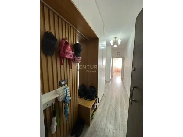 Tirane, shitet apartament 2+1+Ballkon Kati 2, 115 m² 233.000 € (BRRYLI)