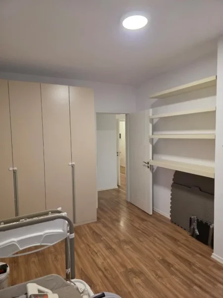Tirane, shitet apartament 3+1 Kati 3, 130 m² 140.000 € (shitje apartament 3+1 ne fresk)