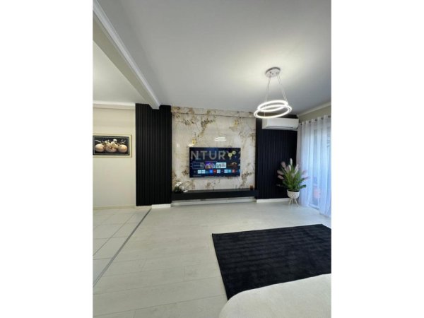 Tirane, shitet apartament 2+1+Ballkon Kati 8, 97 m² 155.000 € (ASTIR)