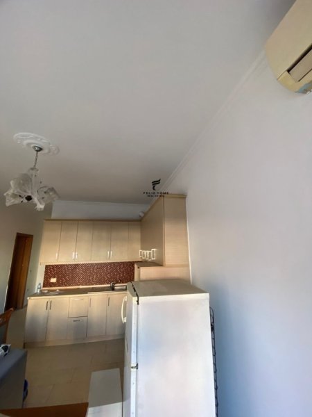 Tirane, jepet me qera apartament 1+1 Kati 4, 70 m² 800 € (RRUGA E KAVAJES)