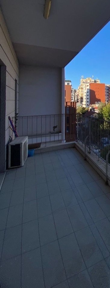 Tirane, jepet me qera apartament 1+1 Kati 4, 70 m² 800 € (RRUGA E KAVAJES)