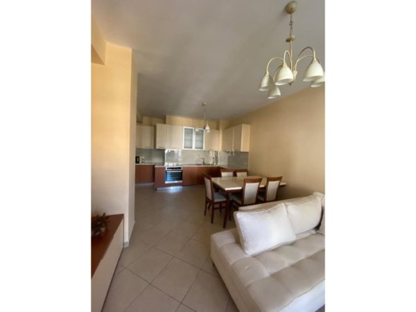 Tirane, jepet me qera apartament 2+1+Aneks+Ballkon Kati 5, 120 m² 600 € (Zogu i Zi)