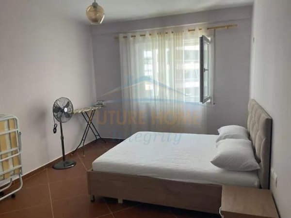 Vlore, jepet me qera apartament 1+1+Ballkon Kati 2, 64 m² 400 € (KOMPLEKSI OSLO)