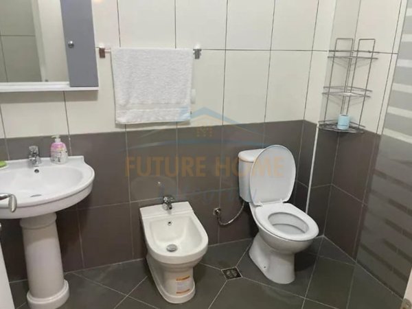 Vlore, jepet me qera apartament 1+1+Ballkon Kati 2, 64 m² 400 € (KOMPLEKSI OSLO)