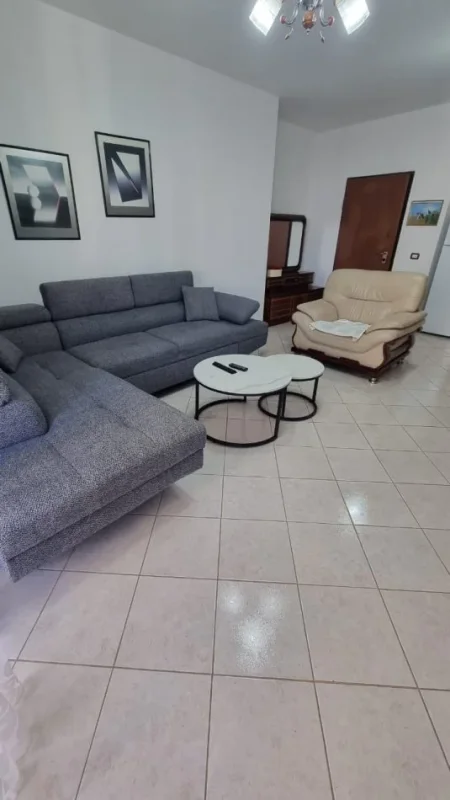 Jepet me qira apartament 2+1 në Astir (te Bar Artisti)  500 € (Astir)