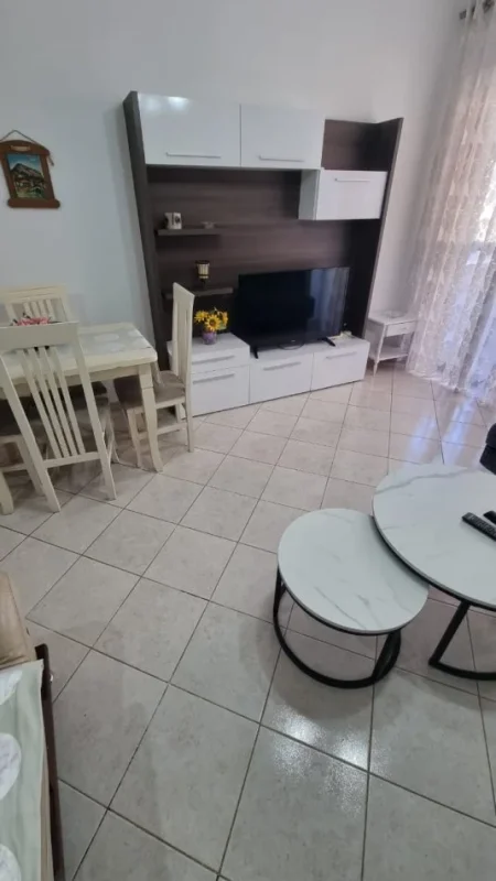 Jepet me qira apartament 2+1 në Astir (te Bar Artisti)  500 € (Astir)