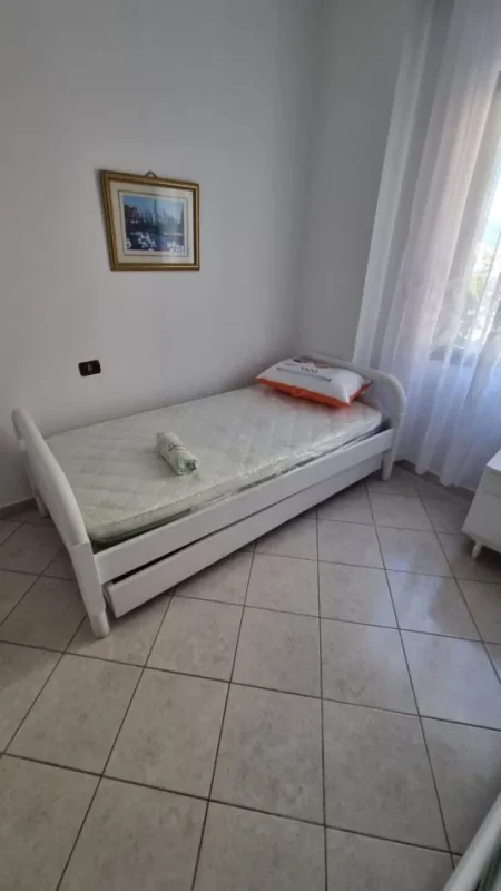 Jepet me qira apartament 2+1 në Astir (te Bar Artisti)  500 € (Astir)