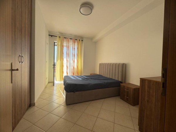 Tirane, jepet me qera apartament 2+1 Kati 8, 110 m² 500 € (ASTIR)