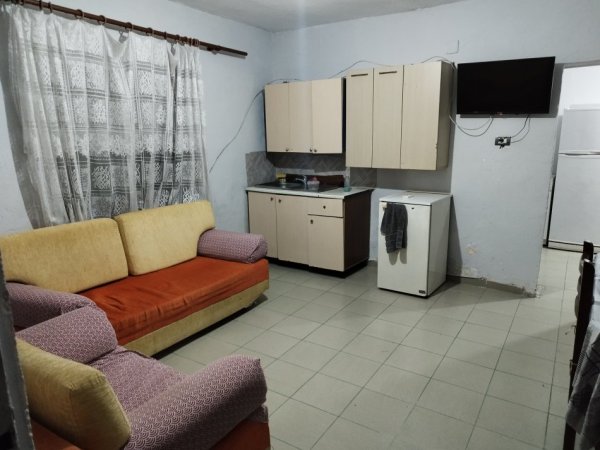 Tirane, jepet me qera Vile 1+1 Kati 1, 50 m² 200 € (Tek Spitali Amerikanë 2)