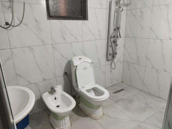 Tirane, jepet me qera Vile 1+1 Kati 1, 50 m² 200 € (Tek Spitali Amerikanë 2)