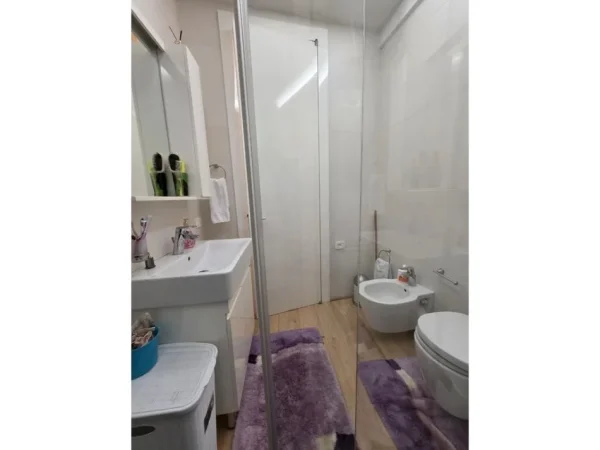 Tirane, shitet apartament 2+1+Ballkon Kati 3, 111 m² 350.000 € (Komuna e Parisit)