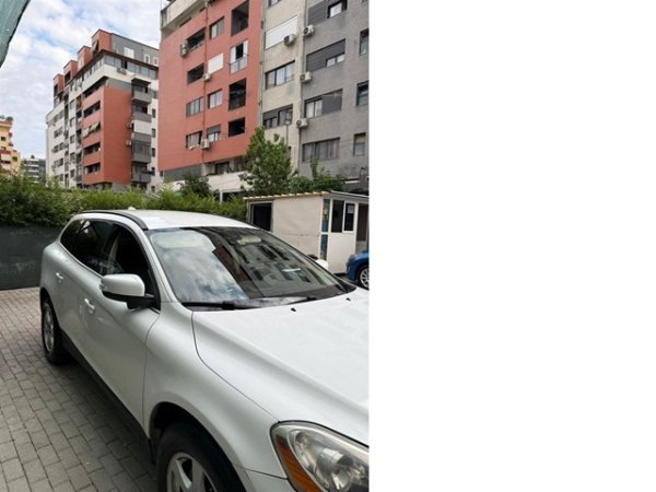 Tirane, shes makine volvo xc60 Nafte, e bardhë automatik Kondicioner 245.999 km 7.500 €