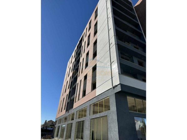 Tirane, shitet apartament 1+1 Kati 8, 60 m² 95.000 € (Ish Fusha e Aviacionit)