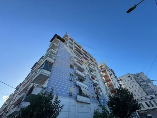 Shqiperi, jepet me qera ambjent biznesi Kati 0, 300 m² 195 € (Casa Italia)