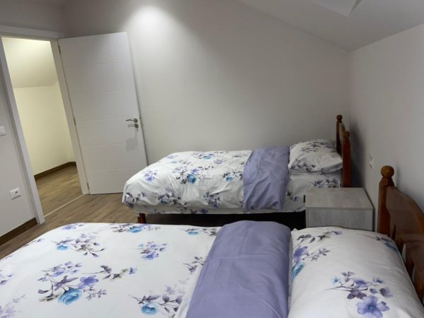 Tirane, jepet me qera nga Pronari, pa-komision apartament 1+1 dhe 2+1 Kati 2, 90 m² 350€