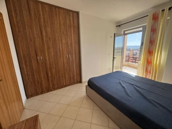 Tirane, jepet me qera apartament 2+1+Ballkon Kati 8, 110 m² 500 € (Ne Astir, prane Big Market Alpha)