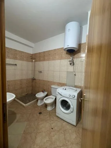 Tirane, jepet me qera apartament 2+1+Ballkon Kati 8, 110 m² 500 € (Ne Astir, prane Big Market Alpha)