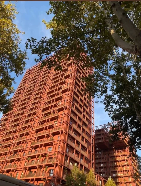 Jepet me qera garazh | post parkimi, Kati -2, Lek 15,000 (Tirana Garden Building, Rruga e Kavajes)