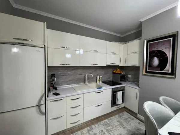 Tirane, shitet apartament 1+1+Ballkon Kati 6, 64 m² 110.000 € (Ne astir, kompleksi molla)