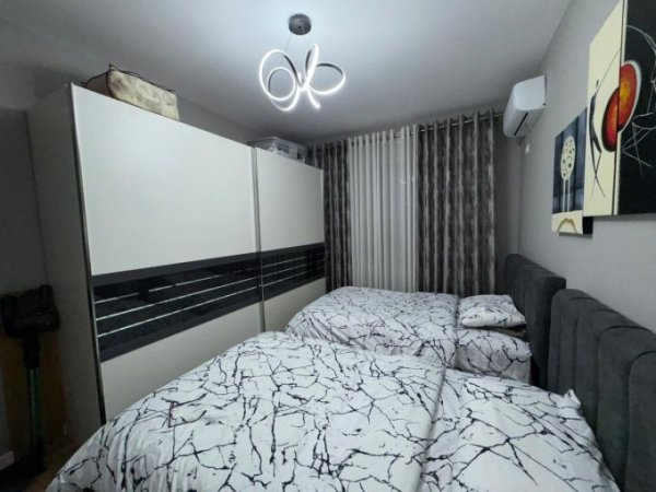 Tirane, shitet apartament 1+1+Ballkon Kati 6, 64 m² 110.000 € (Ne astir, tek kompleksi molla)