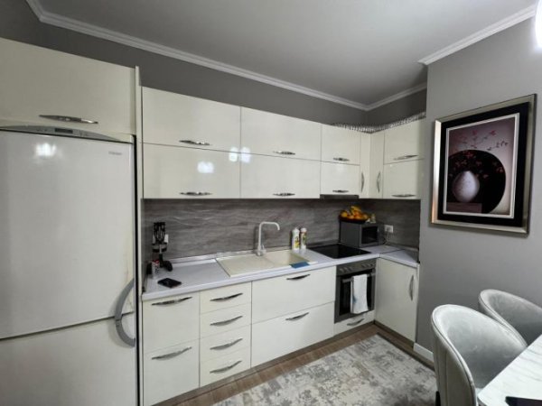 Tirane, shitet apartament 1+1+Ballkon Kati 6, 64 m² 110.000 € (Kompleksi Molla, ne Astir)