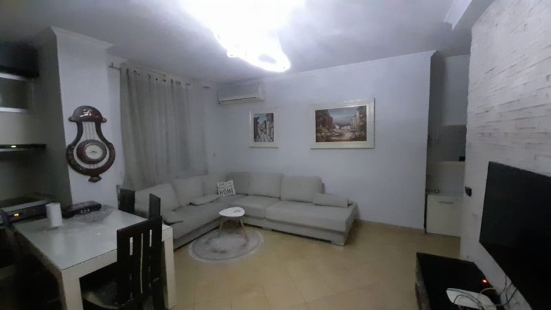 Tirane, jepet me qera apartament 2+1+Aneks+Ballkon Kati 1, 78 m² 500 € (Astir)