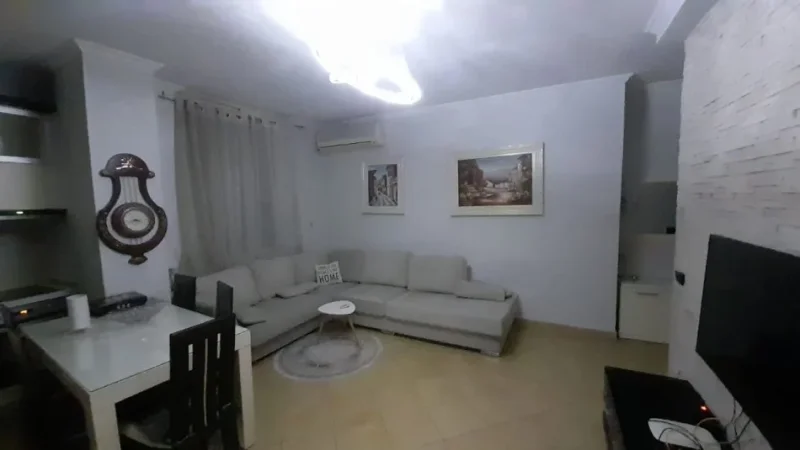 Tirane, jepet me qera apartament 2+1+Aneks+Ballkon Kati 1, 78 m² 500 € (Astir)