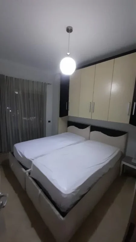 Tirane, jepet me qera apartament 2+1+Aneks+Ballkon Kati 1, 78 m² 500 € (Astir)