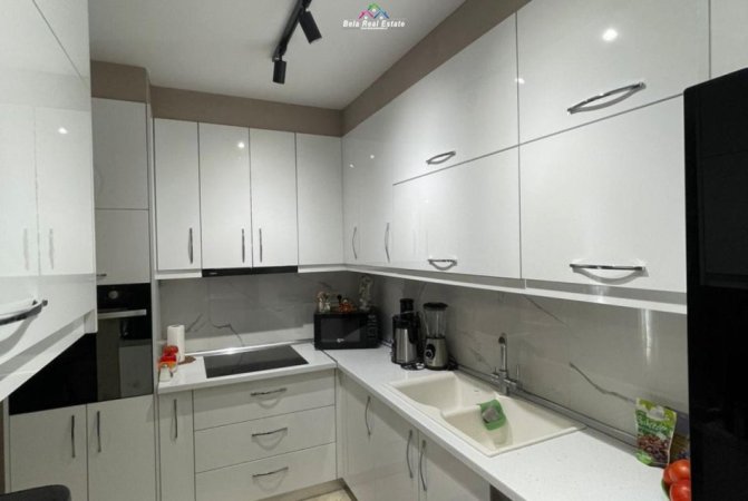 Tirane, shitet apartament 2+1+Ballkon Kati 7, 86 m² 129.000 € (Astir)