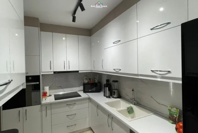 Tirane, shitet apartament 2+1+Ballkon Kati 7, 86 m² 129.000 € (Astir)