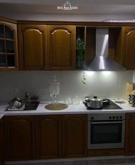 Tirane, jepet me qera apartament 2+1 Kati 2, 74 m² 500 € (Porcelan)