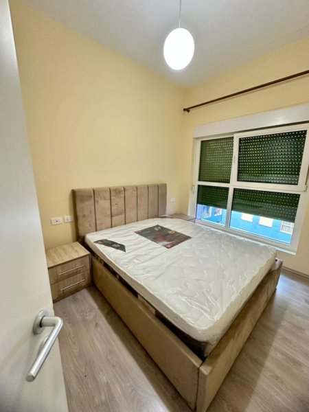 Tirane, jepet me qera apartament 2+1 , (Ali Dem, Kompleksi Mangalem 21)