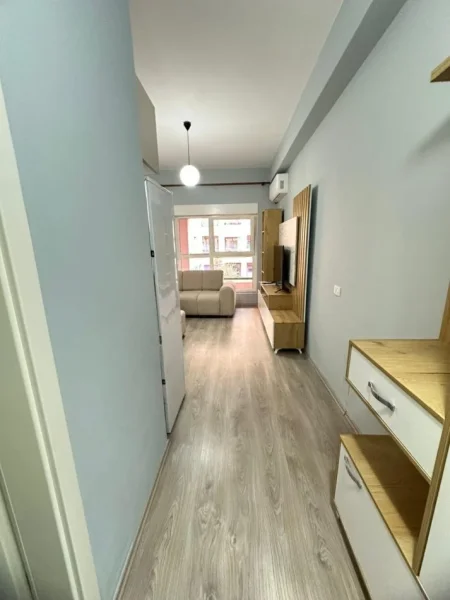 Tirane, jepet me qera apartament 2+1 , (Ali Dem, Kompleksi Mangalem 21)