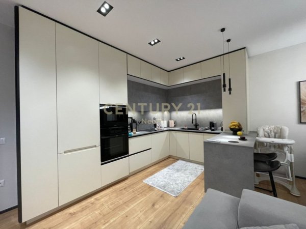 Tirane, jepet me qera apartament 2+1+Aneks+Ballkon Kati 1, 121 m² 1.200 € (Neom126508)