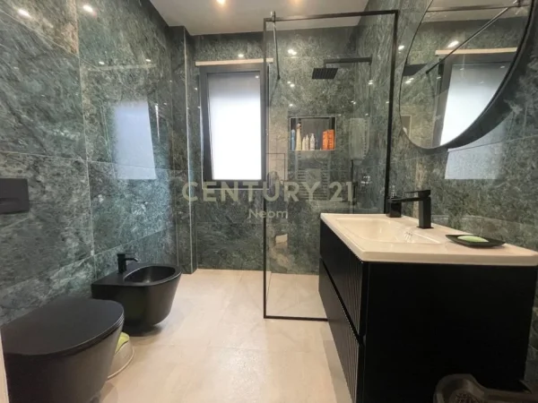 Tirane, jepet me qera apartament 2+1+Aneks+Ballkon Kati 1, 121 m² 1.200 € (Neom126508)