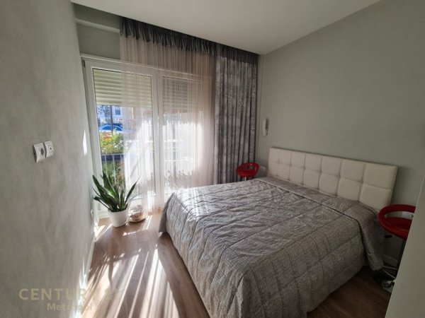 Tirane, jepet me qera apartament 2+1+Aneks+Ballkon Kati 1, 110 m² 650 € (Vilat Gjermane)