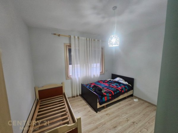Tirane, jepet me qera apartament 2+1+Aneks+Ballkon Kati 1, 110 m² 650 € (Vilat Gjermane)