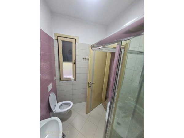 Tirane, jepet me qera apartament 2+1+Aneks+Ballkon Kati 1, 110 m² 650 € (Vilat Gjermane)