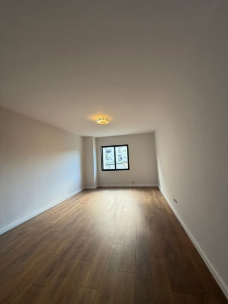 Tirane, shitet apartament 2+1+Ballkon Kati 2, 111 m² 138.000 € (Rruga Shefqet Kuka,Fresku)