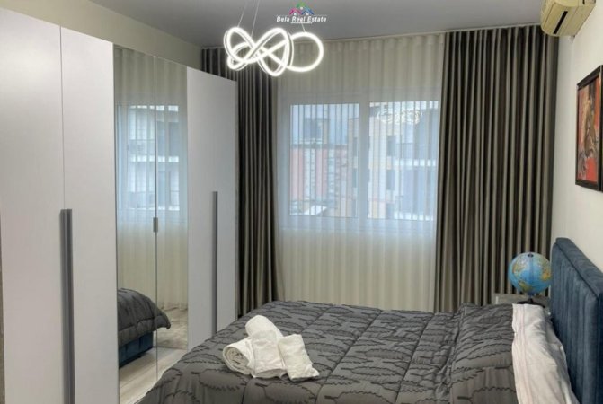 Tirane, jepet me qera apartament 1+1 Kati 8, 70 m² 1.000 € (Rruga e Kosovareve)