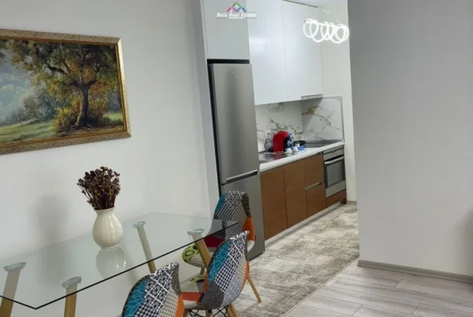 Tirane, jepet me qera apartament 1+1 Kati 8, 70 m² 800 € (Rruga e Kosovareve)